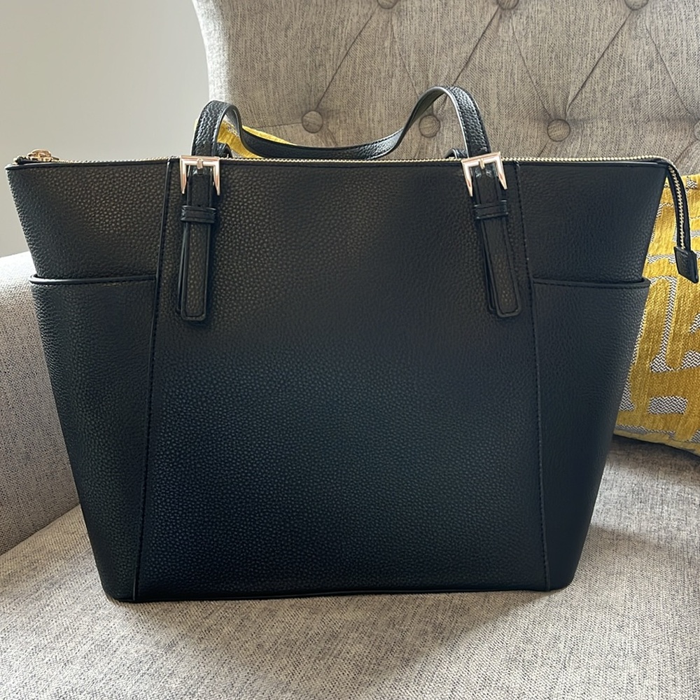 Black hand bag